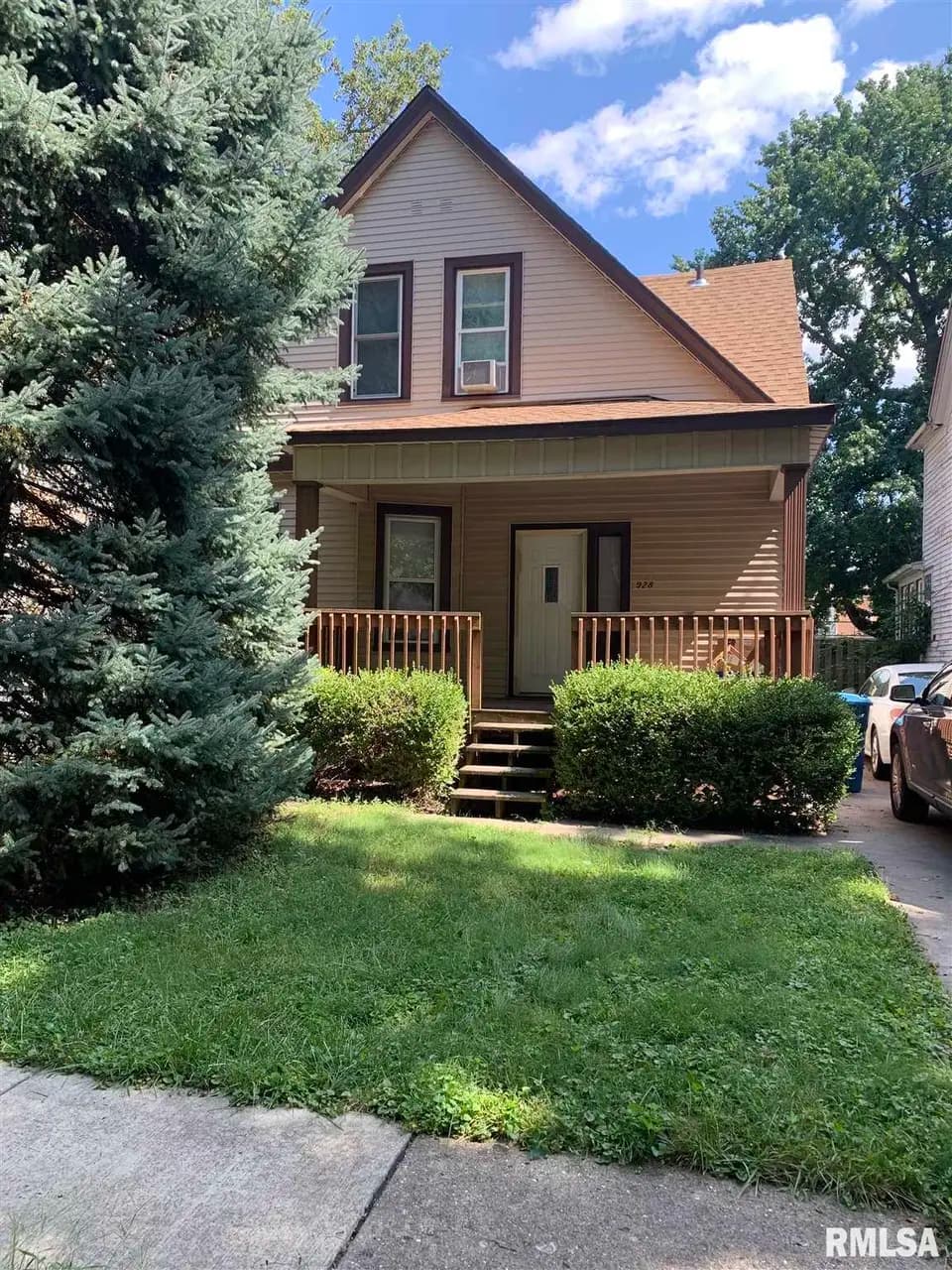 928 S 1st St, Springfield